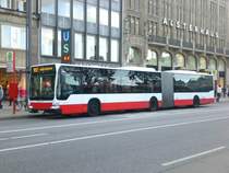 Mercedes-Benz O 530 II (Citaro Facelift) auf der Linie 109 nach Hauptbahnhof/ZOB am S+U Bahnhof Jungfernstieg.