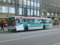 Mercedes-Benz O 405 N auf der Linie 36 nach Farmsen Berner Herrweg am S+U Bahnhof Jungfernstieg.