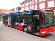 Ein Mercedes Benz O 530 LE der Regionalbus Braunschweig GmbH (Betriebsstelle Goslar) am Kronenplatz in Bad Harzburg kurz vor der Weiterfahrt nach Altenau. Der Bus tr�gt Werbung f�r die Firma Wiedemann aus Sarstedt.