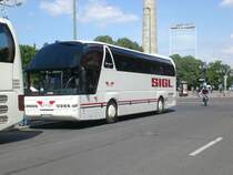 Neoplan Spaceliner am Roten Rathaus.
