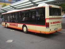 Hier ist ein Setra der Firma Buchholz Reisen an seiner Haltestelle am Hauptbahnhof in Saarbr�cken.