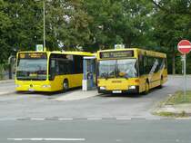 12.09.09,zwei Mercedes-Benz Generationen in Essen-Burgaltendorf Burgruine.