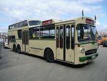 12.09.09,historischer MB-Bus,Essener Verkehrs-AG Nr.3902,Tag der Offenen T�r beim Omnibus-Modell-Shop Rhein-Ruhr in Essen-Stoppenberg.Dieser Bus wurde f�r mehrere Rundfahrten eingesetzt.An diesem Tag konnte der Besucher auch die gr��te Omnibus-Modell-Sammlung der Welt bewundern.