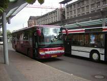 Hier schl�ngelt sich ein Fahrzeug der Firma Zarth Reisen an einem Setra Bus vorbei. Auch dieses Foto wurde am 15.09.2009 aufgenommen.