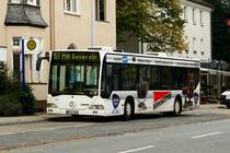Vehar aus M�lheim an der Ruhr ist Besitzer dieses Mercedes O 530 
(MH-V 7000) Baujahr 2005. 
Er steht am 21.9.2008 auf dem Pausenplatz am Kettwiger Markt.
Er ist f�r diesen Tag auf der Linie 151 nach M�lheim Boverstrasse eingeplant.
Er tr�gt Werbung f�r M�bel Bernsk�tter.