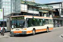 Bei der Ver in Ennepetal ist dieser Mercedes O 405 N2 Baujahr 1999 
(EN-VE 314)im Dienst.
Er steht im August 2008 in Wuppertal Oberbarmen vor dem Bahnhof und wartet auf Fahrg�ste.
 