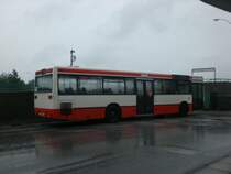 Mercedes-Benz O 405 N (Niederflur-Stadtversion) auf der Linie 145 nach Zum J�gerfeld am S-Bahnhof Harburg.