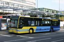 Wagen 4105 (EN GR 933) von Groeger Reisen aus Hattingen an der Ruhr am 17.9.2009 am S�sausgang vor dem Essener HBF.