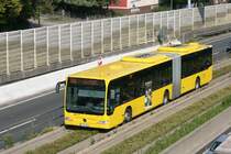 EVAG 4652 auf der Spurbusstrecke auf der A40 zwischen Wasserturm und Essen Kray in Fahtrichtung Wasserturm.
18.9.2009