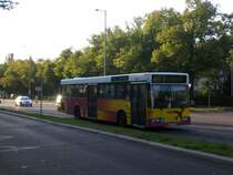 Mercedes-Benz O 405 N (Niederflur-Stadtversion) auf der Linie X49 nach S-Bahnhof Messe Nord/ICC nahe der Haltestelle Charlottenburg W�rtembergallee.