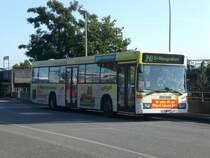 Mercedes-Benz O 405 N (Niederflur-Stadtversion) auf der Linie 340 nach S-Bahnhof Neugraben am S-Bahnhof Harburg.