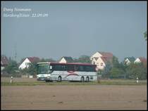 EE N 310 auf seiner Fahrt nach Falkenberg/Elster hier bei der Ausfahrt aus Herzberg/Elster. Normal fhrt diese Linie nach Elsterwerda. Im Ziel ist Falkenberda zulesen. Das kommt durch die Lauftschrift an diesen Bussen.