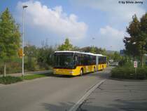Ab Pfffikon ZH stellt Postauto den Zubringer zur S3 nach Zrich - Aarau sicher. Deshalb sind die Kurse rund um Pfffikon sehr gut besetzt. So gut, dass Anfgang 2009 der Fuhrpark um einen weiteren Gelenkbus, einem Mercedes CitaroII O530G, ZVV interne Nr. 250, aufgestockt. Bis anhin hatten 2 Gelenkposchtis gereicht. Aber im Dezember 08 wurde die Linie 830 ebenfalls auf Gelenkbusse umgestellt, so dass ein 3. Gelenkbus ntig wurde. Allerdings fahren die 3 Gelenker nur Mo-Fr whrend der HVZ. Hier verlsst der Wagen 250 den Bhf. Pfffikon in Richtung Russikon - Kollbrunn auf der Linie 832.