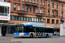 22.03.2009: SB-SL 241, Wagen 241 der Saarbahn, steht an der Haltestelle WHB/SaarCenter. Der MAN NL 263 CNG bedient die Linie 102 nach Altenkessel.