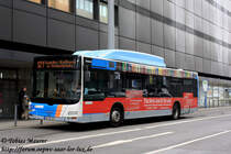 22.03.2009: SB-SB 247, Wagen 247 der Saarbahn. Er steht auf der Warteposition am SaarCenter in Saarbrcken und kam gerade von der Linie 121. Es handelt sich bei dem Lion's City um einen MAN NL 263 CNG.