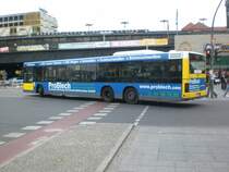 MAN Niederflurbus 2. Generation auf der Linie X9 nach Flughafen Tegel am S+U Bahnhof Zoologischer Garten.