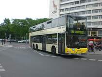 MAN Lion's City DD (Doppelstock) auf der Linie 200 nach Prenzlauer Berg Michelangelostrae am S+U Bahnhof Zoologischer Garten.