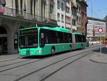 MB O 530 G CNG Citaro mit der Betriebsnummer 703 f�hrt in der Marktgasse zur Abfahrtshaltestelle in der Eisengasse. Die Aufnahme entstand am 29.06.2009