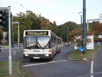 6511 wartet hier Signal zu bekommen um dann die Haltestelle Staufenplatz in Richtung Benrath anzufahren. 