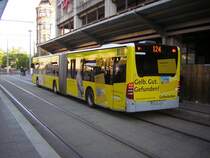 Hier habe ich nochmal den Citaro Gelenkbus mit Gelbe Seiten Werbung Fotografiert. Ich glaube das dieses Foto besser ist als das erste. Das Foto wurde am 26.09.2009 in Saarbr�cken aufgenommen.