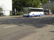 Ein Setra S 315 UL der Firma Dieter Schmidt, Der Saarlnder in der Stengelstrae in Saarbrcken.