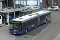 SBG FR JS 449 nach Emmendingen steht Abfahrtbereit vor dem HBF Freiburg.
7.7.2008 