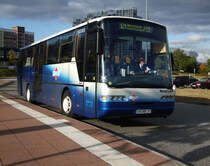 Linie 121 von Rerik Richtung Stadthalle/ZOB, Rostock macht Pause in Hhe Rostock Hbf.(30.09.09)

