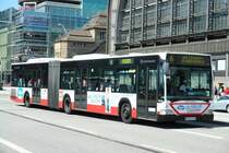 HHA 7219 auf der Metrobus Linie 6 am HBF Hamburg.
Werbung: Diko
Juni 2007