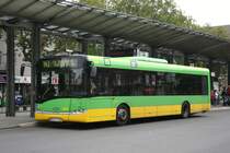 Sto-AG 624 steht am HBF Oberhausen Abfahrbereit nach Essen Borbeck mit der Linie 143.
3.10.2009