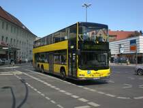 MAN Lion's City DD (Doppelstock) auf der Linie M82 nach Marienfelde Waldsassener Strae an der Haltestelle Lankwitz Kirche.