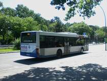 MAN Niederflurbus 2. Generation auf der Linie 623 nach G�terfelde am U-Bahnhof Oskar-Helene-Heim.
