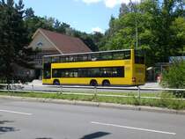 MAN Lion's City DD (Doppelstock) auf der Linie 285 nach S+U Bahnhof Rathaus Steglitz am U-Bahnhof Oskar-Helene-Heim.
