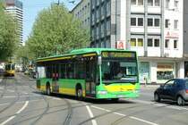 Hier erreicht Urban Reisen 360 die Haltestelle M�lheim Stadtmitte mit der Linie 122 nach Oberhausen.