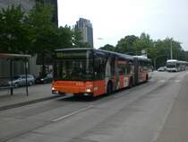MAN Niederflurbus 2. Generation auf der Linie 109 nach Hauptbahnhof am U-Bahnhof Stephansplatz.