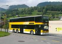 PostAuto Region Ostschweiz: Neoplan N 4426 SG 273'223, mit Wappen  Alt St. Johann , am 3. Oktober 2009 bei der Post 9657 Unterwasser