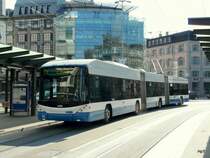 VBZ - Hess-Swisstrolley BGGT-N2C Nr.74 unterwegs auf der Linie 31 in der Stadt Z�rich am 04.10.2009