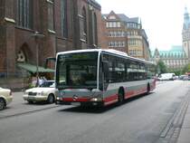 Mercedes-Benz O 530 I � (Citaro) auf der Linie 37 nach Bramfeld Dorfplatz an der Haltestelle Rathausmarkt.