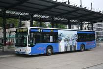 Wagen 755 am Hagen ZOB am 11.10.2009.
Er wirbt f�r die Ausbildung bei Polizei NRW.