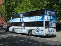 MAN-Doppeldecker auf der Linie 282 nach U-Bahnhof Breitenbachplatz am S+U Bahnhof Rathaus Steglitz. 