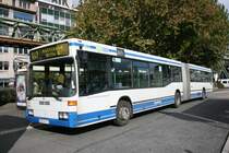 WSW 9672 geht gleich auf gro�e fahrt nach Hattingen Mitte S mit der Linie 647 am HBF Wuppertal.
18.10.2009