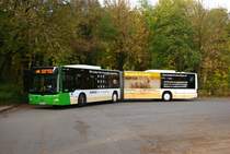 Langsam beginnt auch in Hamm der Herbst und die B�ume, wie hier auf dem Bild fangen langsam an, ihr Gr�n abzulegen. Vor dieser Kulisse zeigte sich Hako 54 am Wendeplatz in Hamm-Werries.