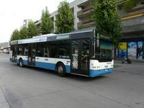 VBZ - Neoplan Nr.17 ZH 726117 unterwegs auf der Linie 301 bei den Bushaltestellen vor dem Bahnhof Dietikon am 11.10.2009