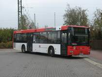Wagen 115 der Weser-Ems-Bus am 24. Oktober 2009 am ZOB Nienburg/Weser.  Aus wirtschaftlichen Gr�nden  verkehrt dieser mit dem VBN-Logo ausgestattete Bus regelm��ig auf Linien, die g�nzlich au�erhalb des Verbundes liegen (hier: Nienburg-Uchte).
