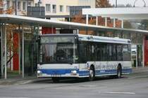 Wagen 72 (RS VK 72) der SW Remscheid nach Raht mit der Linie 675 am Bahnhof Remscheid.
24.10.2009