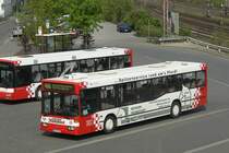 Hummert OS VK 465 auf dem Pausenplatz an HBF Osnabr�ck.
Nach kurzer Pause wird er seine fahrt nach Bad Rothenfelde beginnen.
Der Wagen wirbt f�r mzd Pferdesport.