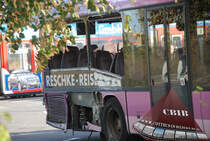 Unfall: Stra�enbahn f�hrt in einen Linienbus.