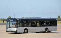 Solaris Flughafenbus auf dem Weg zum Terminal D�sseldorf - 09.10.2009