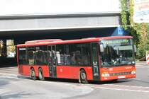 BVR  D BV 228 mit den SB16 zum HBF Essen hier am Porsche Platz.
28.10.2009