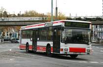 BOGE 9114 (GE TL 69) am Verkehrsplatz Essen Steele mit der Linie 363 Richtung Bochum S�dfeldmark.
6.11.2009