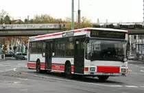 BOGE 9114 (GE TL 69) am Verkehrsplatz Essen Steele mit der Linie 363 Richtung Bochum S�dfeldmark.
6.11.2009